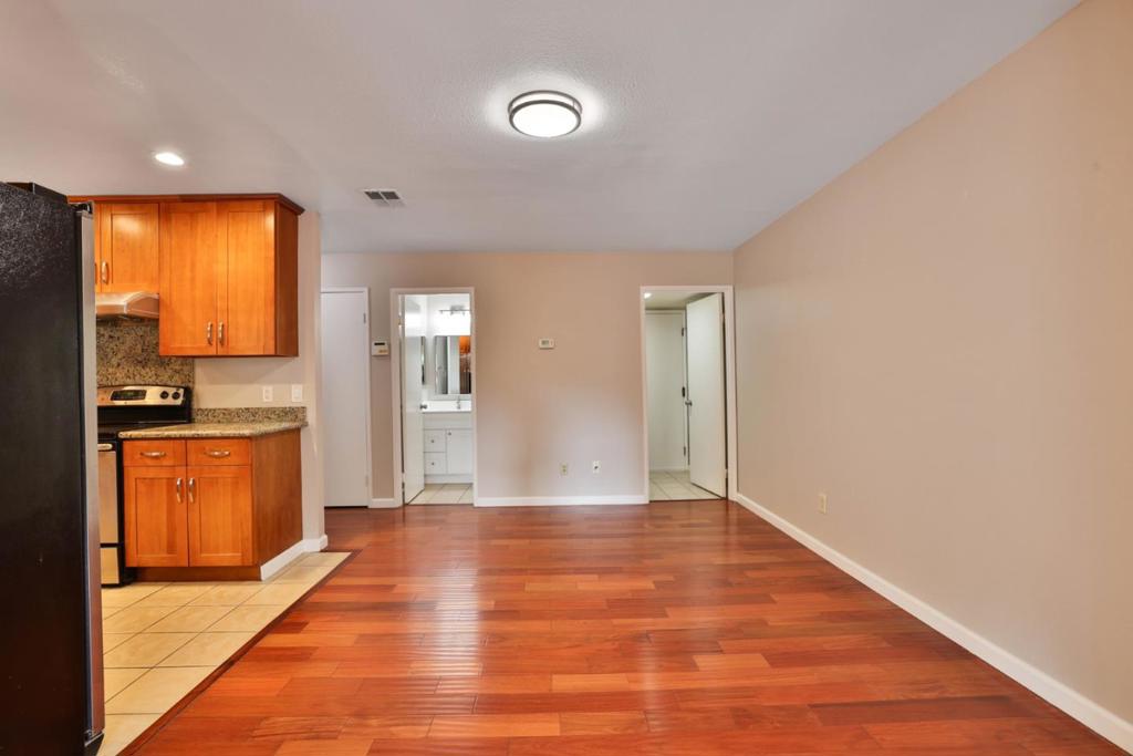 1352 Cutforth Court Property Photo 13