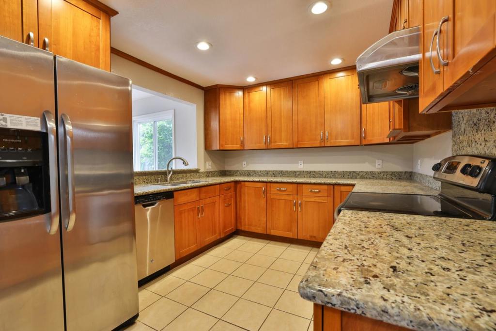1352 Cutforth Court Property Photo 15