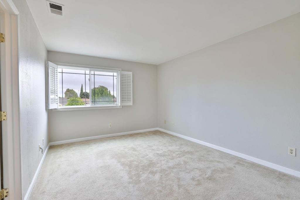 1352 Cutforth Court Property Photo 24