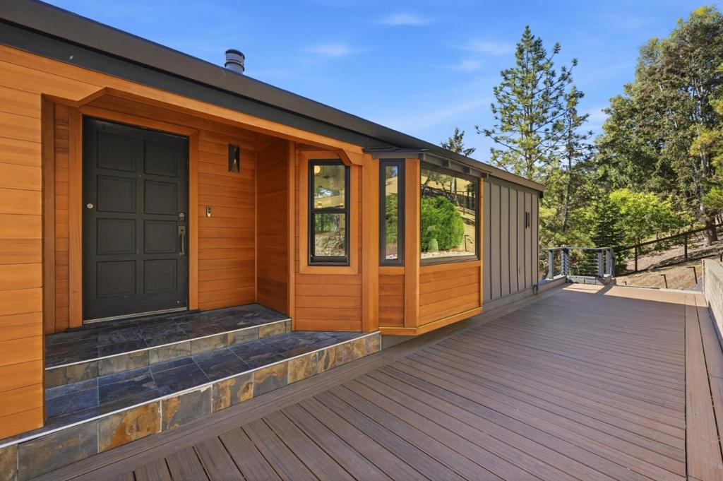 17815 Woodland Avenue Property Photo 8