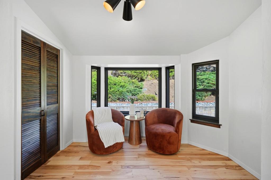 17815 Woodland Avenue Property Photo 18
