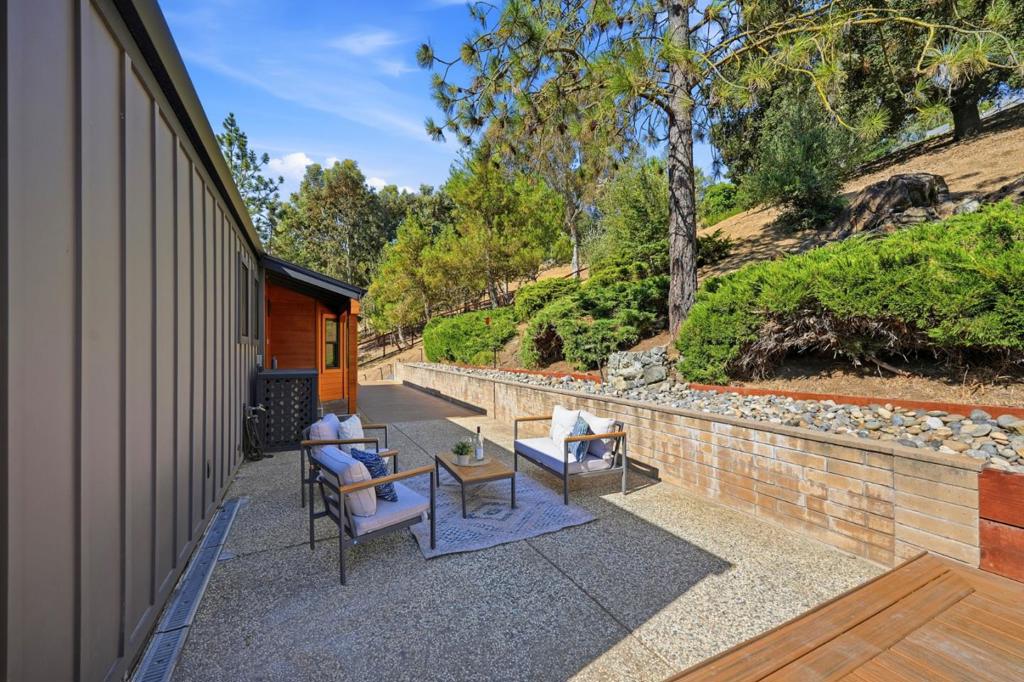 17815 Woodland Avenue Property Photo 32