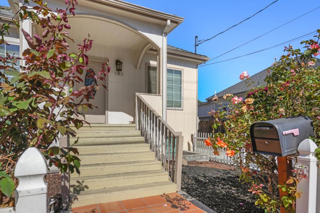 183 Rainier Street Property Photo 1