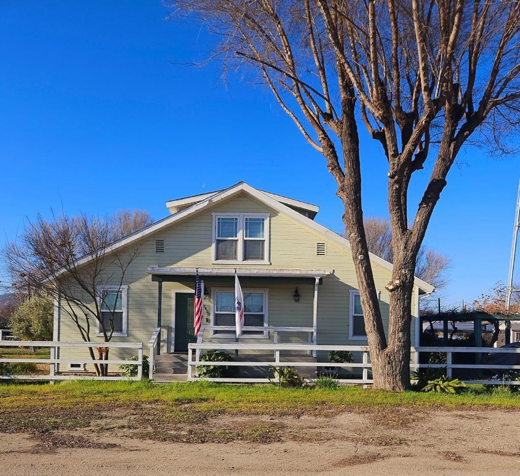 62420 Railroad Street Property Photo 2