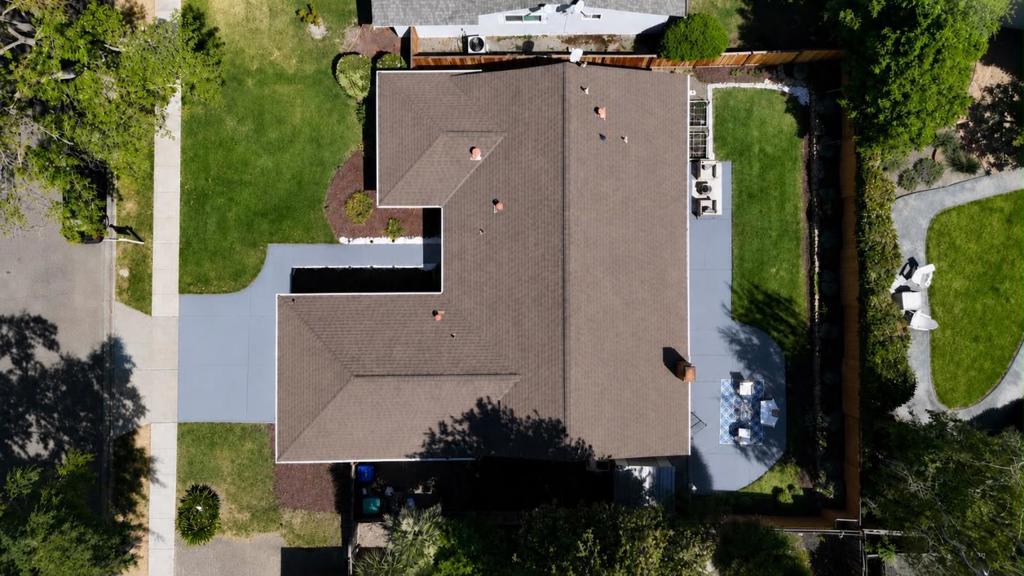 5550 Black Avenue Property Photo 2