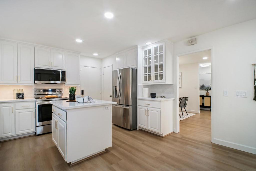 5550 Black Avenue Property Photo 19