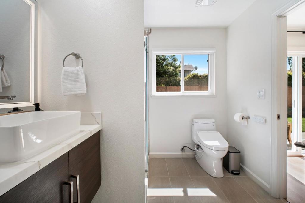 5550 Black Avenue Property Photo 31