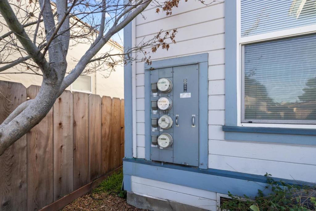 Lang Street Property Photo 22