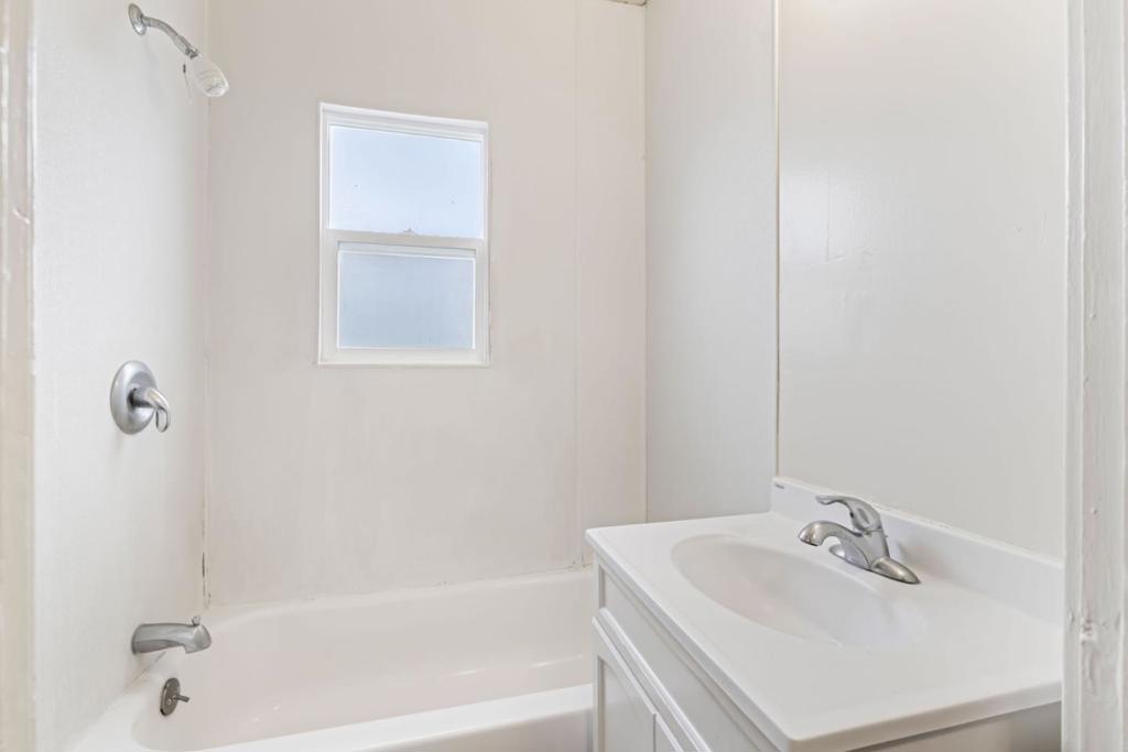 Lang Street Property Photo 34