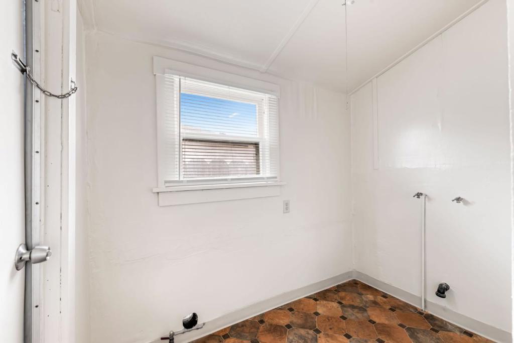 Lang Street Property Photo 38
