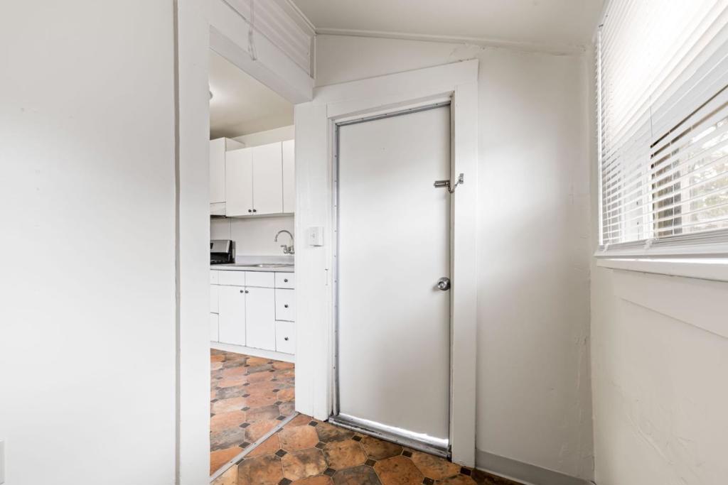 Lang Street Property Photo 39