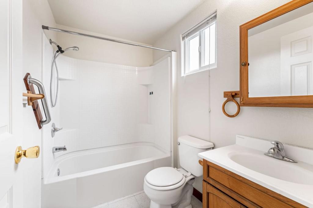 219 Lang Street Property Photo 21