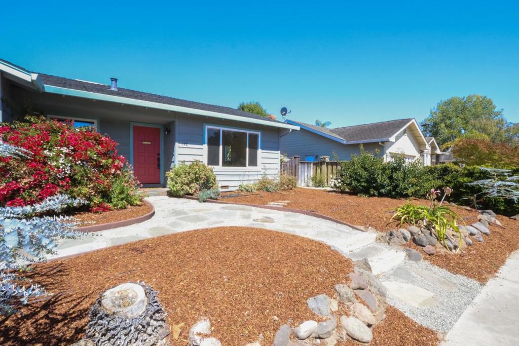 142 Sir Francis Court Property Photo 3
