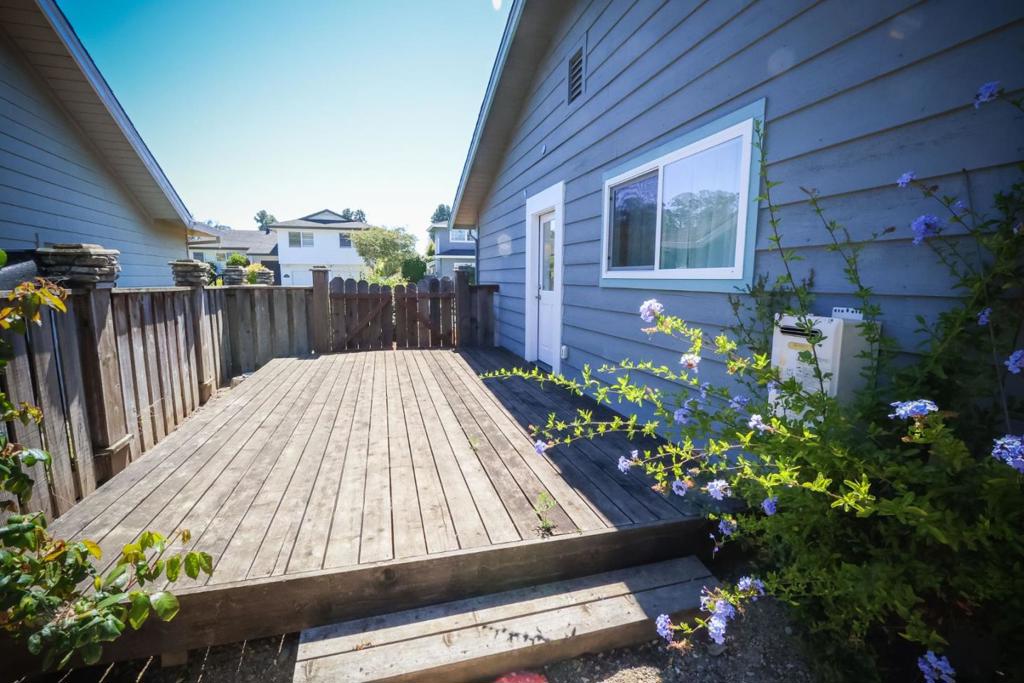 142 Sir Francis Court Property Photo 8