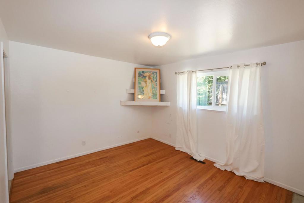 142 Sir Francis Court Property Photo 18
