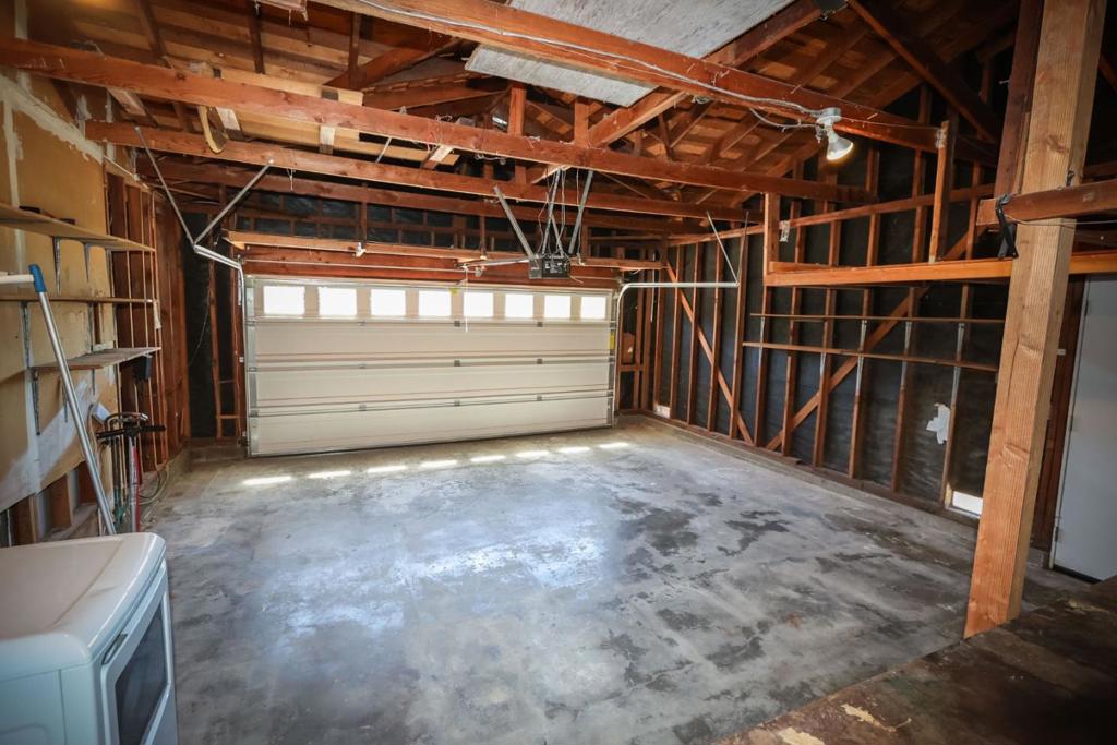 142 Sir Francis Court Property Photo 29