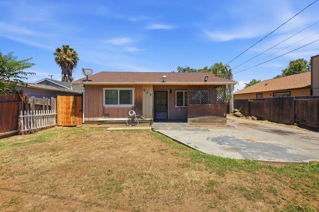 605 Grand Avenue Property Photo 1