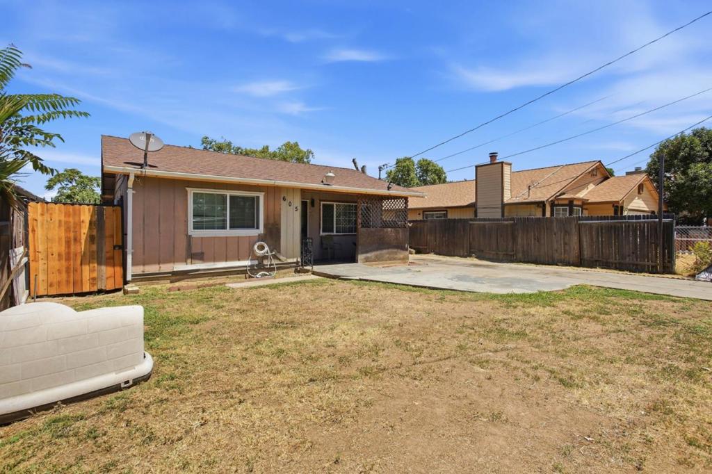 605 Grand Avenue Property Photo 2
