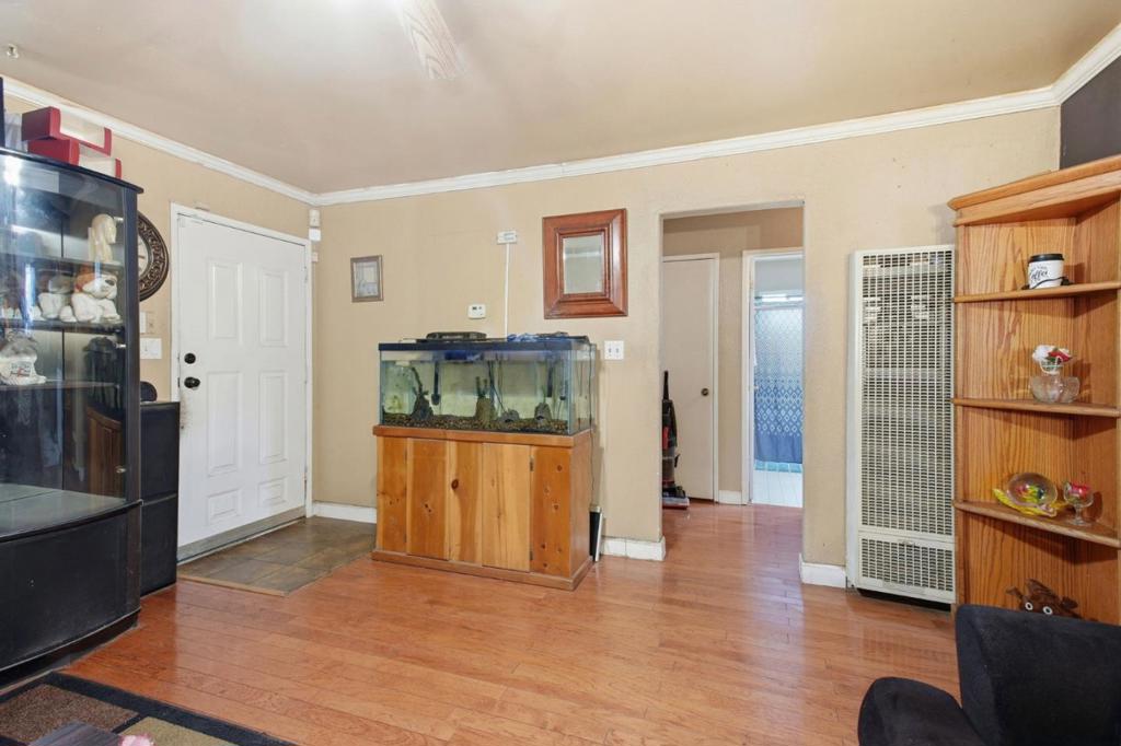 605 Grand Avenue Property Photo 6