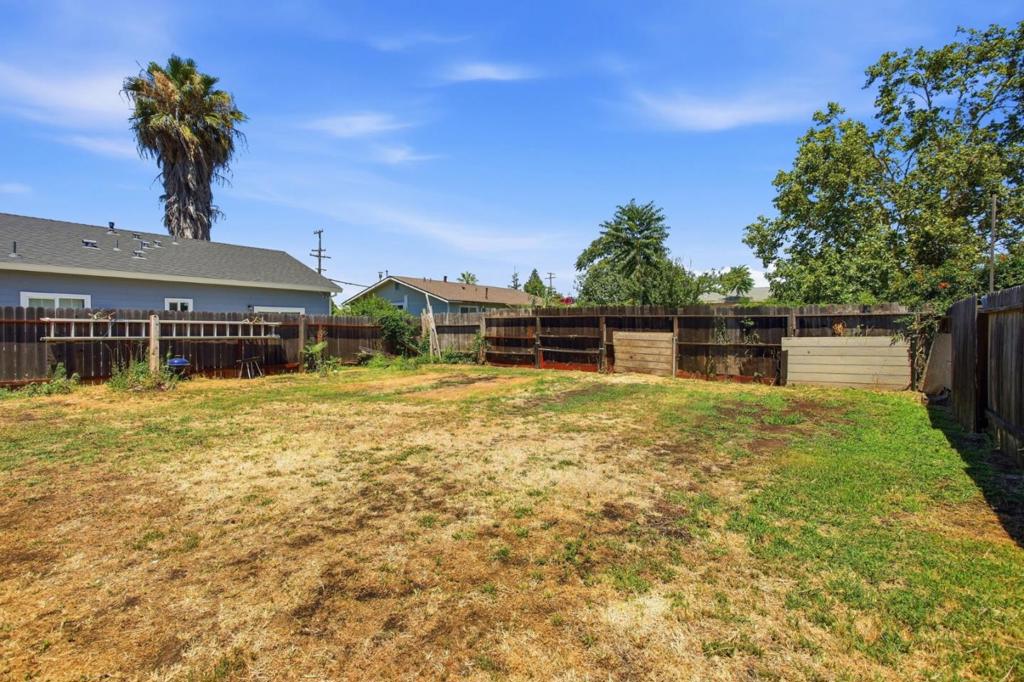 605 Grand Avenue Property Photo 14
