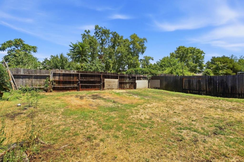 605 Grand Avenue Property Photo 15