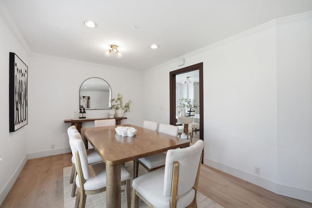 7126 Clarendon Street Property Photo 10