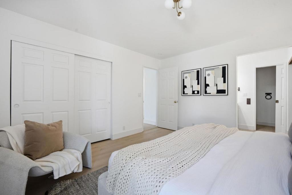 7126 Clarendon Street Property Photo 22