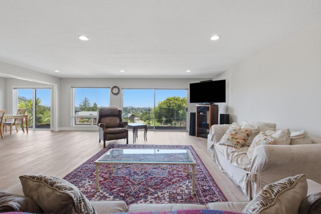 3693 Highland Avenue Property Photo 8