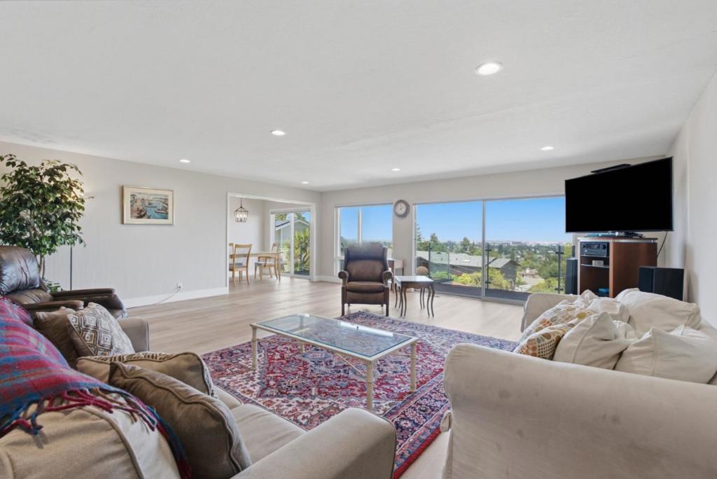 3693 Highland Avenue Property Photo 11
