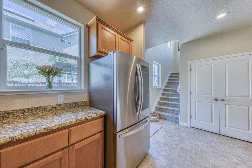 1260 Elm Avenue Property Photo 11