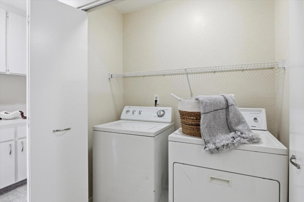 7595 Canyon Meadow Circle H Property Photo 20