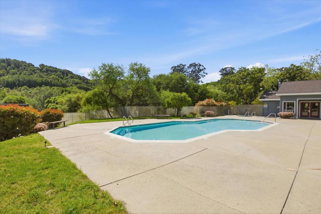 7595 Canyon Meadow Circle H Property Photo 31