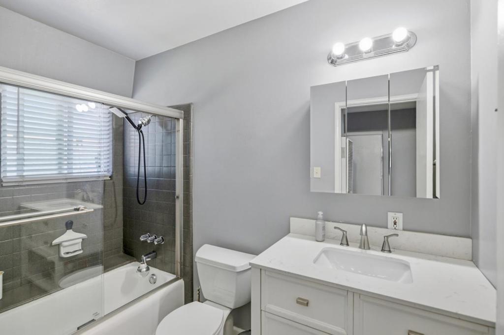 2925 Florence Avenue 35 Property Photo 5