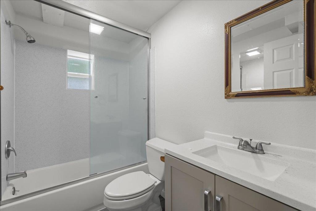 2801 College Avenue Property Photo 10