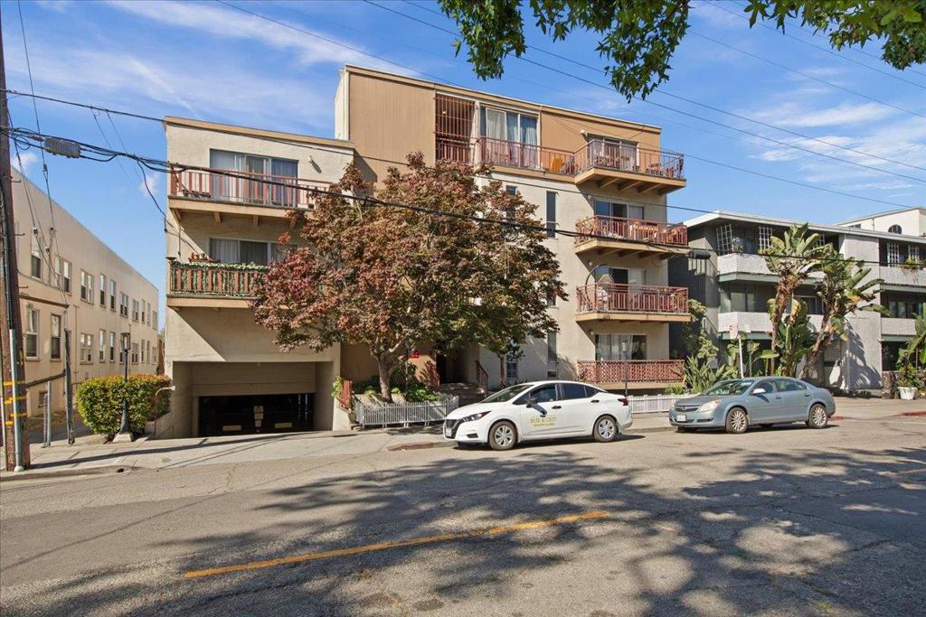 220 Athol Avenue Property Photo 2