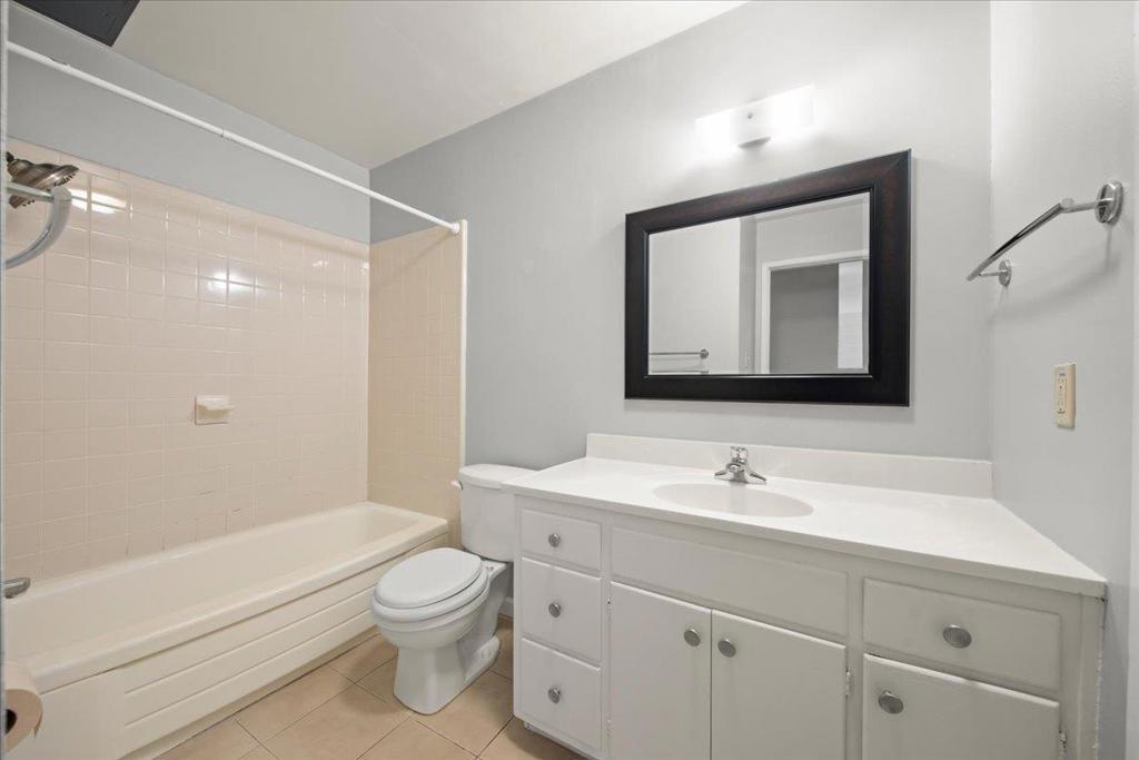 220 Athol Avenue Property Photo 5