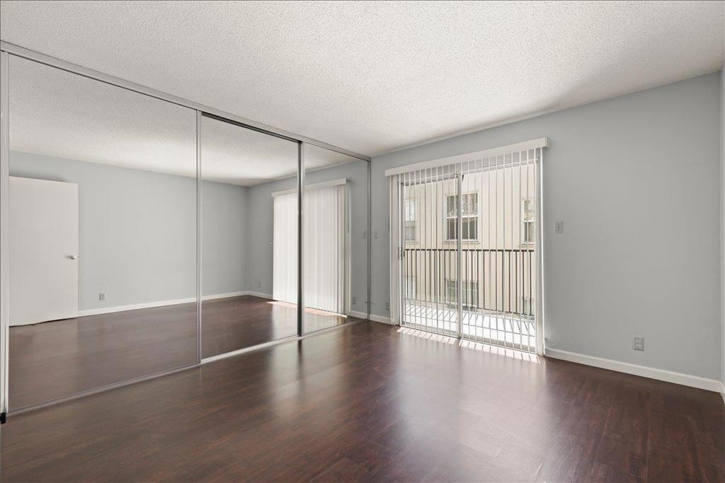 220 Athol Avenue Property Photo 6