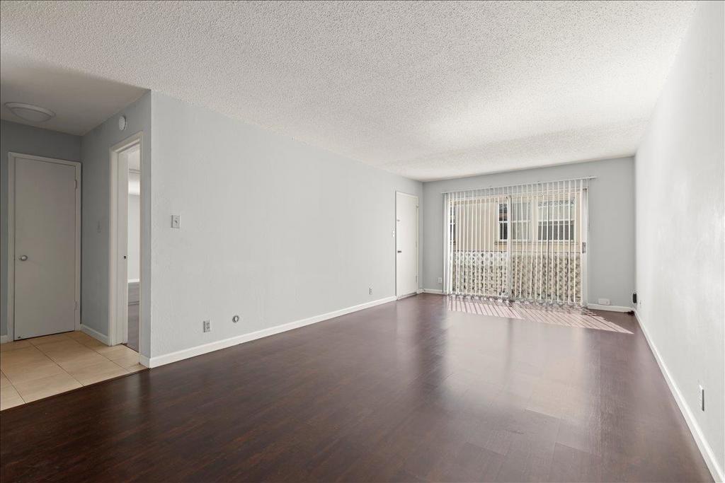 220 Athol Avenue Property Photo 7