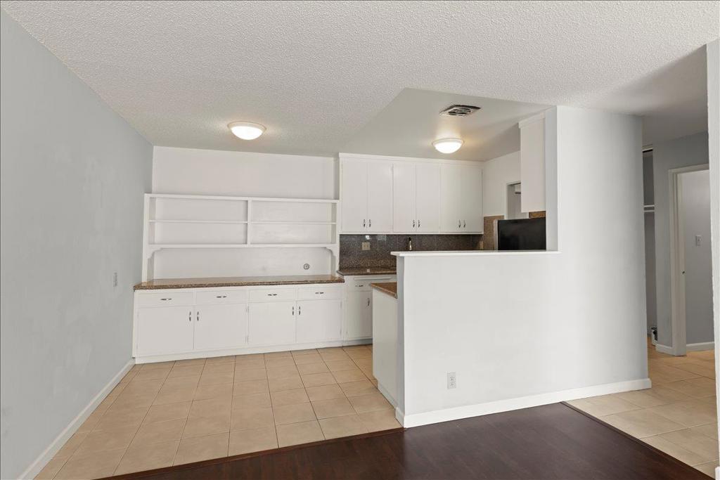 220 Athol Avenue Property Photo 8