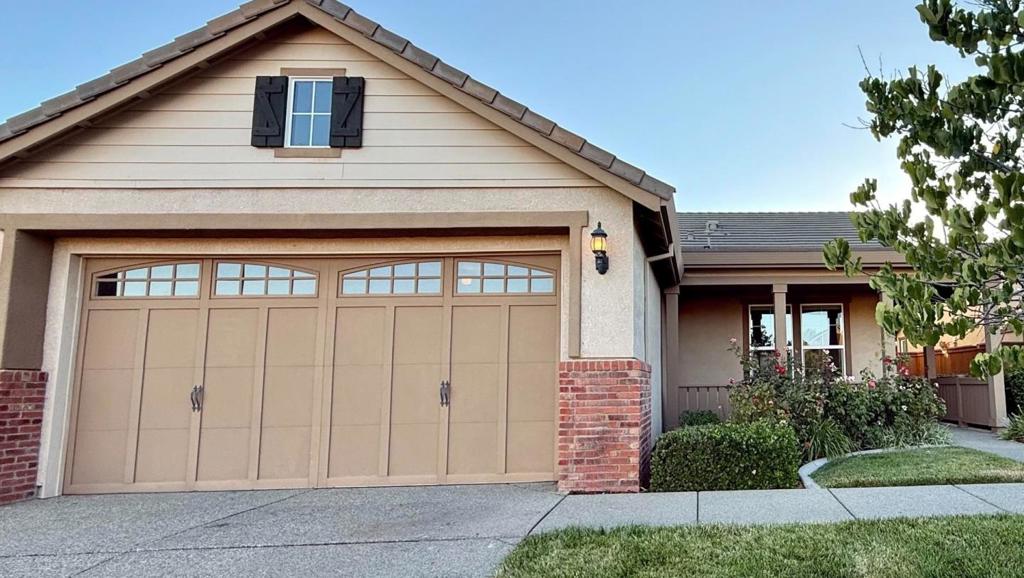 9946 Hatherton Way Property Photo 1
