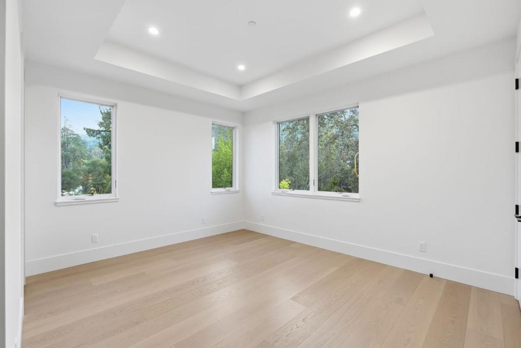20388 Hill Avenue Property Photo 29
