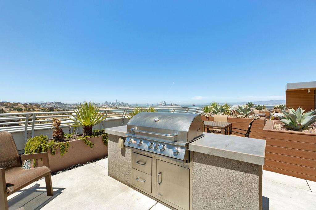 451 Donahue Street 407 Property Photo 45