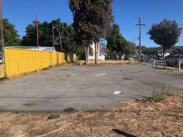 1016 S Almaden Avenue Property Photo 1