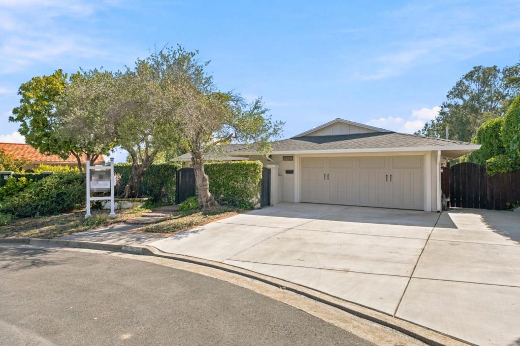 28009 Nob Hill Court Property Photo 3