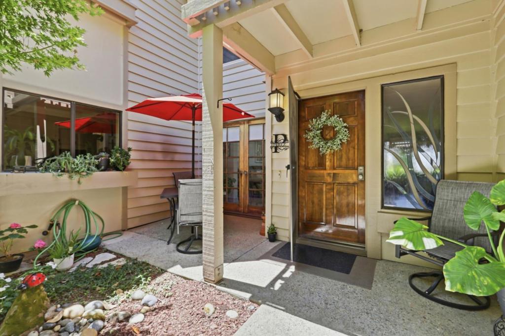 7033 Via Valverde Property Photo 6