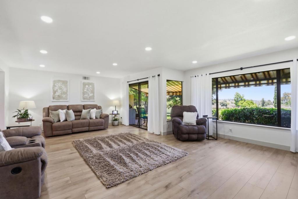 7033 Via Valverde Property Photo 9
