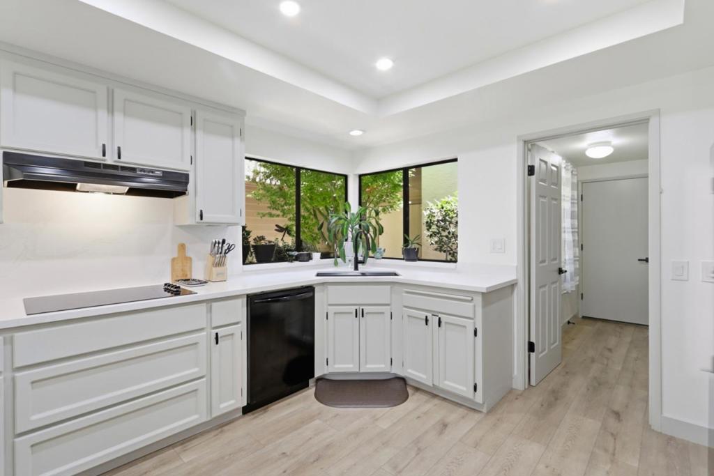 7033 Via Valverde Property Photo 12
