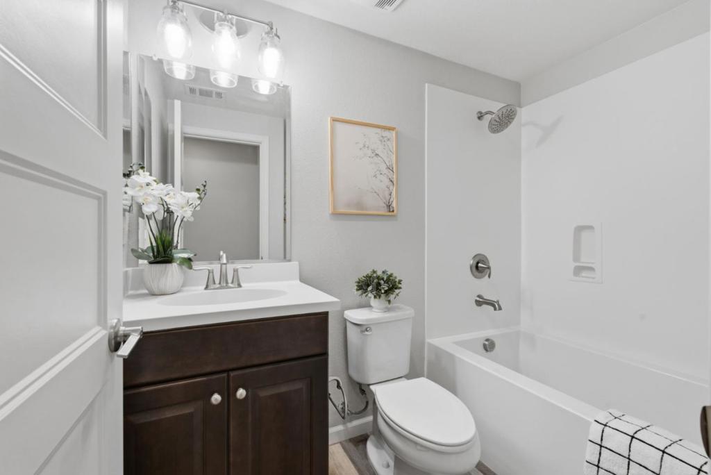 179 Llano De Los Robles Avenue 1 Property Photo 14
