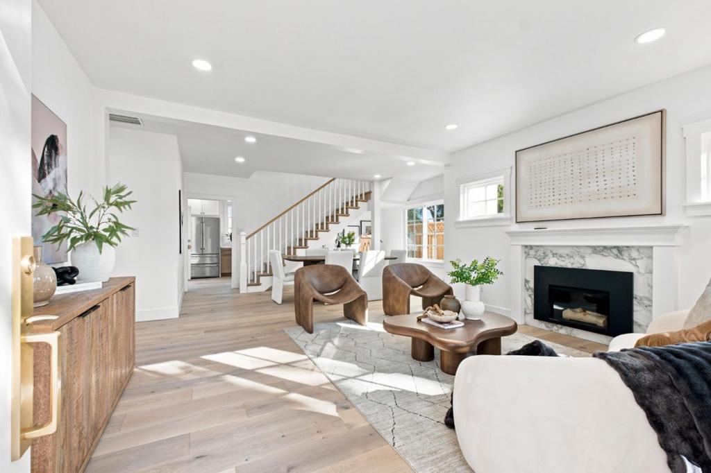 1596 Mckendrie Street Property Photo 2