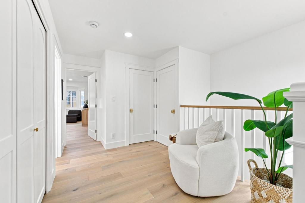 1596 Mckendrie Street Property Photo 15